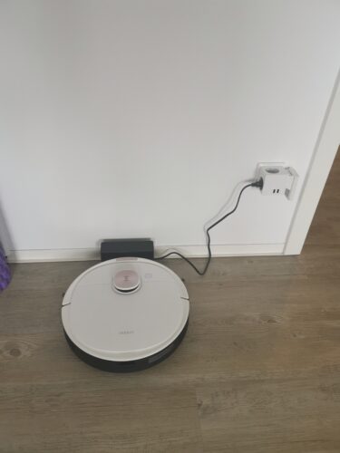 ECOVACS DEEBOT T9 Roboterstaubsauger mit Wischfunktion, 3000 PA, 3D-Hinderniserkennung, Saugroboter mit 175 min Akku, Alexa, weiß photo review