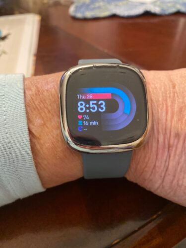 Fitbit Versa 4 Fitness Smartwatch with Daily Readiness, GPS, 24/7 Heart Rate, 40+ Exercise Modes, Sleep Tracking and more, Waterfall Blue/Platinum, One Size (S & L Bands Included) photo review