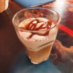 De’Longhi PrimaDonna Class ECAM 550.85.MS Kaffeevollautomat mit LatteCrema Milchsystem, Cappuccino und Espresso auf Knopfdruck, 3,5 Zoll TFT Farbdisplay und App-Steuerung, silber photo review